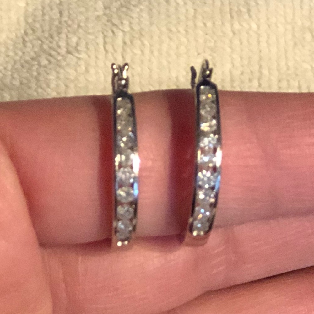 14k White Gold Diamond Hoop Earrings